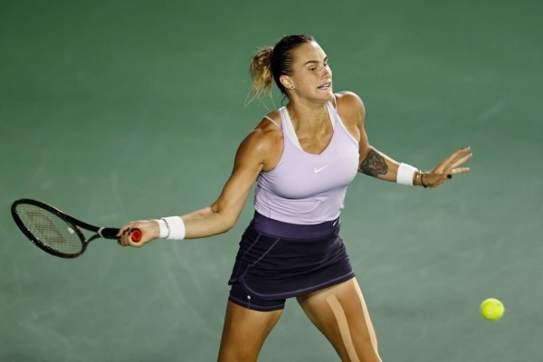 Теннис.  Арина Соболенко уступила 77-й ракетке мира Донне Векич в четвертьфинале турнира в Сан-Диего
 