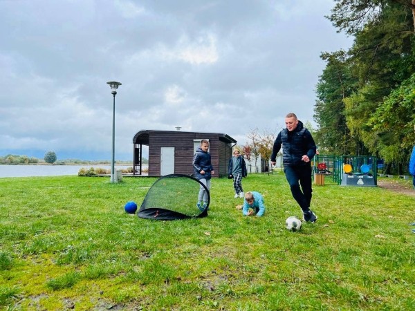 Беларусы па ўсім свете ўдарна правялі Дзень спартыўнай салідарнасці: падтрымалі Хамутоўскага, збіралі грошы палітвязням, Сныціна гуляла ў футбол Беларусы па ўсім свете ўдарна правялі Дзень спартыўнай салідарнасці: падтрымалі Хамутоўскага, збіралі грошы палітвязням, Сныціна гуляла ў футбол