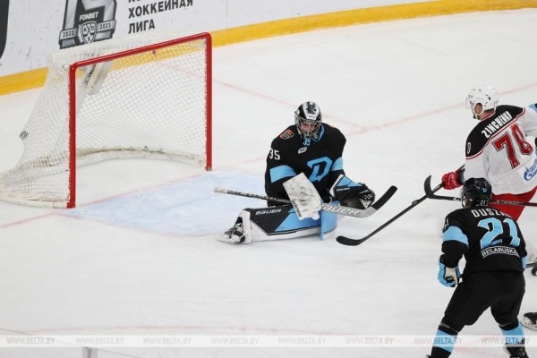 Хоккеисты минского "Динамо" проиграли Витязю в КХЛ