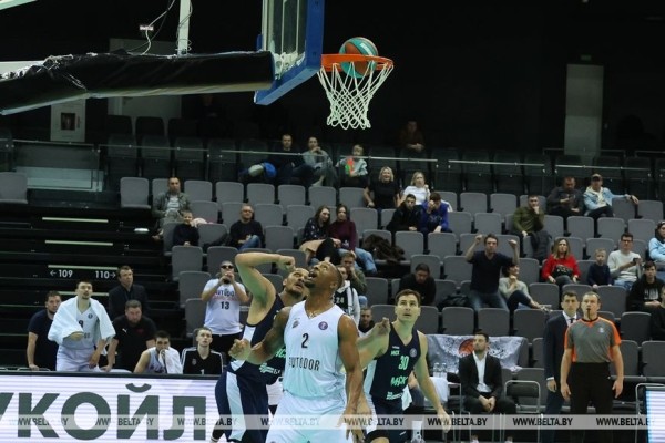 Баскетболисты "Минска" проиграли "Автодору" в Единой лиге ВТБ Баскетболисты "Минска" проиграли "Автодору" в Единой лиге ВТБ