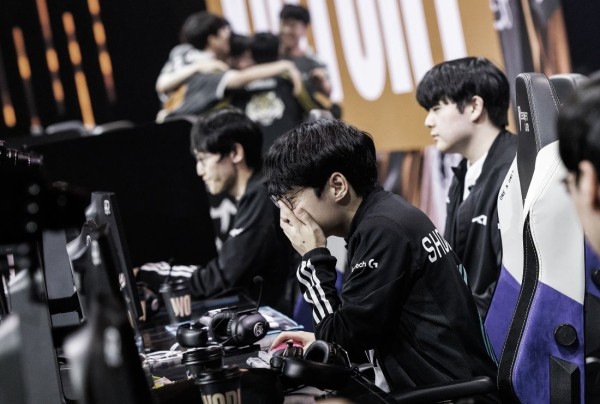 Разное.  Рекорд от Steam, белорусская команда стала чемпионом "сухариков" и другие новости индустрии за 23 октября
 