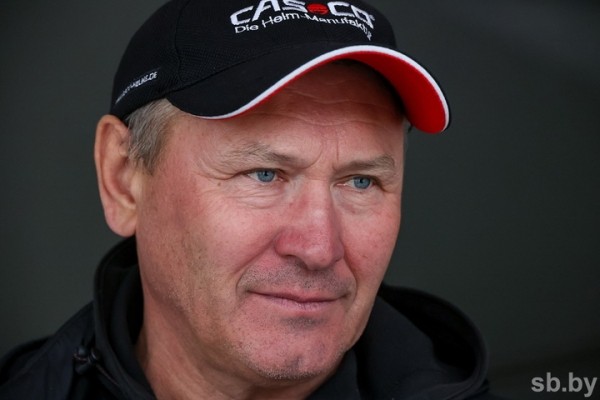 Биатлон.  Олег Рыженков: то, что мы не пока не будем выступать на этапах Кубка мира, для опытных спортсменок не очень хорошо
 