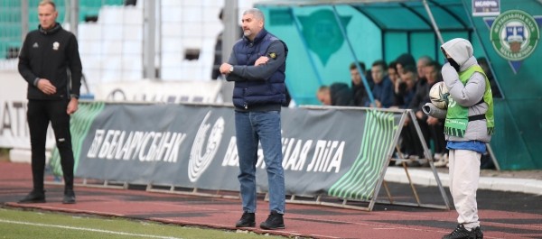 Футбол. Кирилл Альшевский после ничьей с "Ислочью" заявил, что БАТЭ остается в медальной гонке
Футбол. Кирилл Альшевский после ничьей с "Ислочью" заявил, что БАТЭ остается в медальной гонке