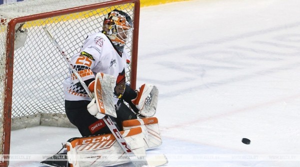 Хоккеисты "Шахтера" разгромили "Динамо-Молодечно" в белорусской экстралиге Хоккеисты "Шахтера" разгромили "Динамо-Молодечно" в белорусской экстралиге