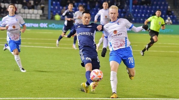Футболисты "Оренбурга" разгромили "Факел" на старте 15-го тура чемпионата России
