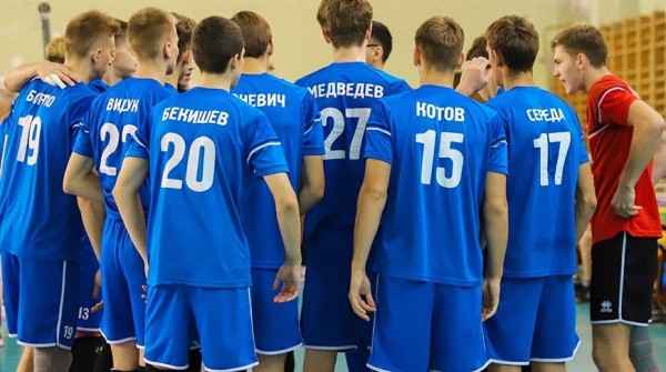 Белорусские волейболисты потерпели первое поражение в домашнем туре Молодежной лиги России