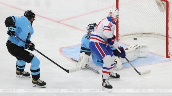 Хоккеисты минского "Динамо" потерпели домашнее поражение от СКА