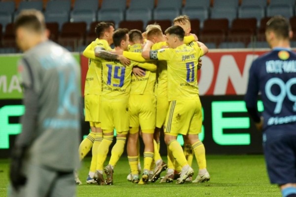 Футбол. БАТЭ разгромил брестское "Динамо" в первом матче после возвращения Кирилла Альшевского
Футбол. БАТЭ разгромил брестское "Динамо" в первом матче после возвращения Кирилла Альшевского