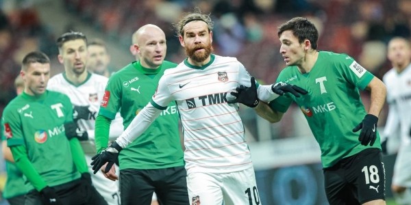 Футбол.  Гол Дениса Лаптева не помог "Торпедо" обыграть "Урал" Виктора Гончаренко в Кубке России
 