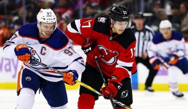 Хоккей. НХЛ. "Нью-Джерси" выиграл 13-й матч подряд, Шарангович забросил в третьей встрече кряду
Хоккей. НХЛ. "Нью-Джерси" выиграл 13-й матч подряд, Шарангович забросил в третьей встрече кряду