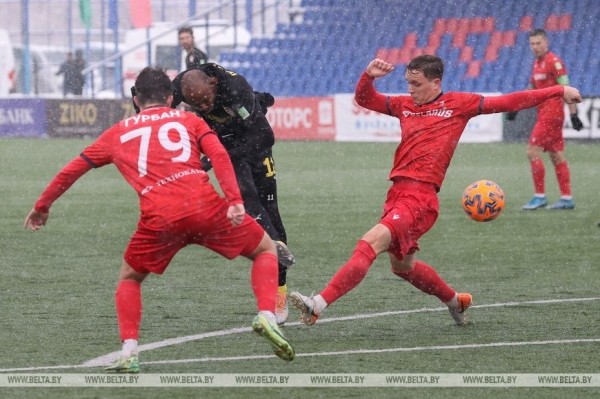 Солигорский "Шахтер" вышел в четвертьфинал футбольного Кубка Беларуси Солигорский "Шахтер" вышел в четвертьфинал футбольного Кубка Беларуси