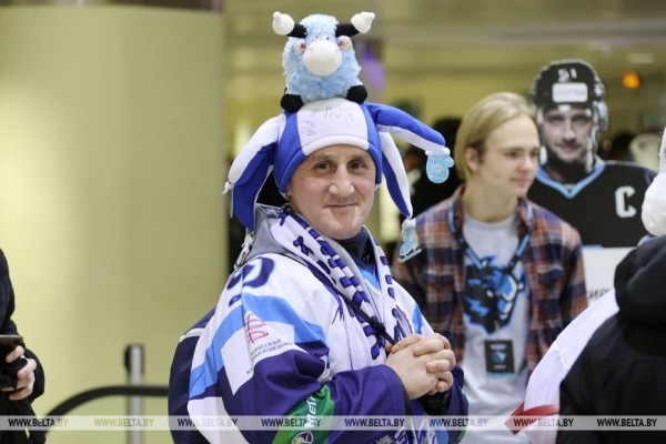 Хоккеисты минского "Динамо" проиграли "Сибири" на старте домашней серии в КХЛ Хоккеисты минского "Динамо" проиграли "Сибири" на старте домашней серии в КХЛ