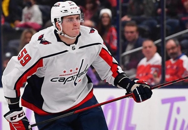 Хоккей.  Алексей Протас забросил за "Вашингтон" в победном матче против "Тампы"
  