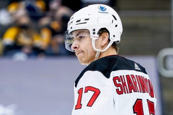 Хоккей.  Егор Шарангович: честно говоря, сразу подумал, что гол не засчитан, потому что увидел судью с поднятой рукой
  