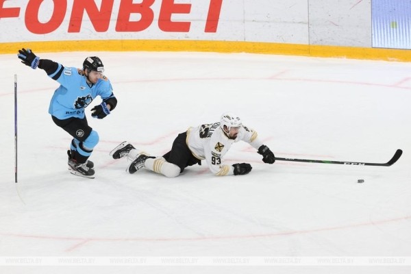 Хоккеисты минского "Динамо" проиграли четвертый матч подряд в КХЛ Хоккеисты минского "Динамо" проиграли четвертый матч подряд в КХЛ