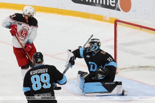 Хоккеисты минского "Динамо" продлили серию поражений в КХЛ до пяти матчей Хоккеисты минского "Динамо" продлили серию поражений в КХЛ до пяти матчей