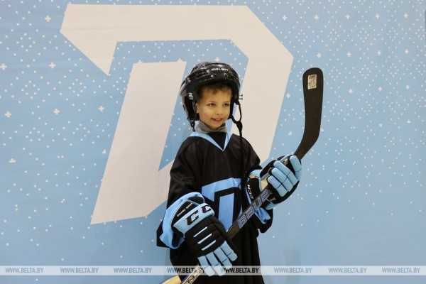 Хоккеисты минского "Динамо" проиграли "Сибири" на старте домашней серии в КХЛ Хоккеисты минского "Динамо" проиграли "Сибири" на старте домашней серии в КХЛ