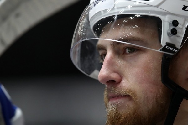 Хоккей. Александр Скоренов сыграл первый матч в КХЛ
Хоккей. Александр Скоренов сыграл первый матч в КХЛ