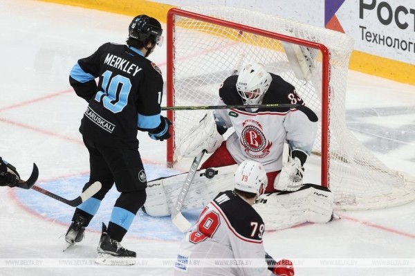 Хоккеисты минского "Динамо" продлили серию поражений в КХЛ до пяти матчей Хоккеисты минского "Динамо" продлили серию поражений в КХЛ до пяти матчей