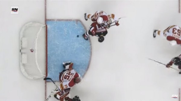 Хоккей. НХЛ. "Нью-Джерси" победил "Калгари", несмотря на отмененный гол Егора Шаранговича
Хоккей. НХЛ. "Нью-Джерси" победил "Калгари", несмотря на отмененный гол Егора Шаранговича