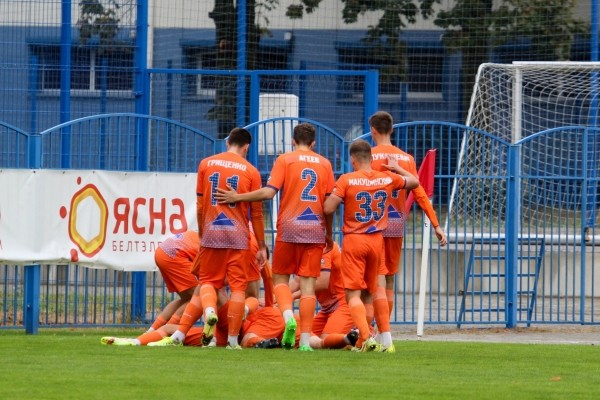 Футбол. "Шахтер" и "Энергетик"-БГУ — единственные в споре за золото, "Витебск" идет на дно. Картина 29-го тура высшей лиги
Футбол. "Шахтер" и "Энергетик"-БГУ — единственные в споре за золото, "Витебск" идет на дно. Картина 29-го тура высшей лиги