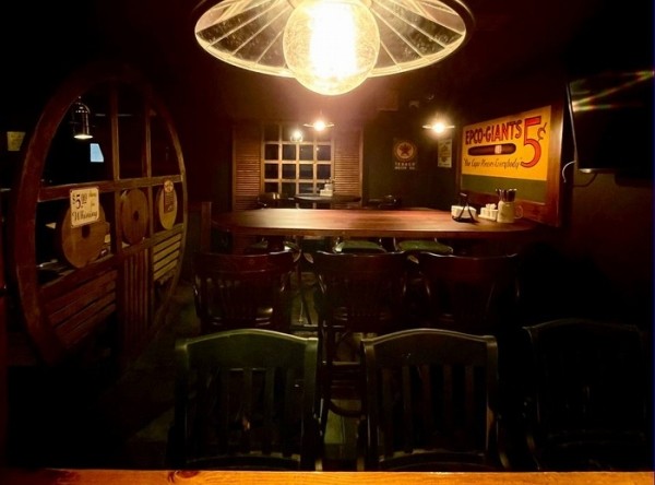 Футбол.  После 9-летнего перерыва специально к ЧМ-2022 открылся легендарный гастропаб "Дрожжи Юнайтед"
 