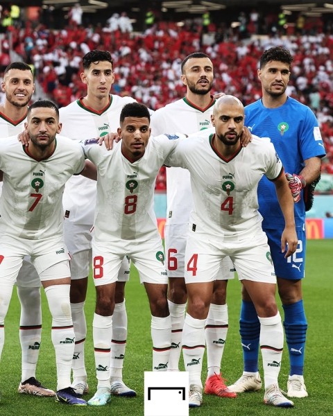 Футбол.  ЧМ-2022. Вратарь сборной Марокко спел гимн перед игрой с бельгийцами, однако не смог поучаствовать в матче
 