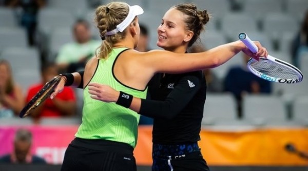 Теннис.  Мертенс и Кудерметова стали победительницами Итогового турнира ВТА в парном разряде
 