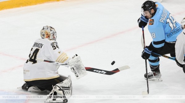 Хоккеисты минского "Динамо" проиграли четвертый матч подряд в КХЛ Хоккеисты минского "Динамо" проиграли четвертый матч подряд в КХЛ