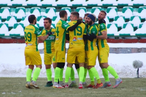 Футбол.  "Макслайн", судя по всему, не сможет выступить в высшей лиге, куда отобрался. БФФ не сделала для клуба исключения
 