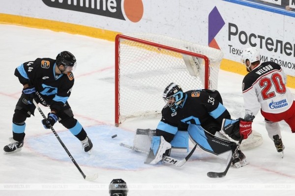 Хоккеисты минского "Динамо" продлили серию поражений в КХЛ до пяти матчей Хоккеисты минского "Динамо" продлили серию поражений в КХЛ до пяти матчей