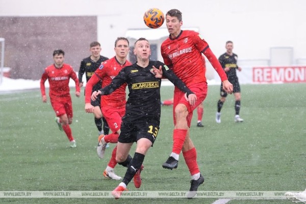 Солигорский "Шахтер" вышел в четвертьфинал футбольного Кубка Беларуси Солигорский "Шахтер" вышел в четвертьфинал футбольного Кубка Беларуси