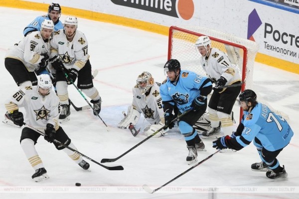 Хоккеисты минского "Динамо" проиграли четвертый матч подряд в КХЛ Хоккеисты минского "Динамо" проиграли четвертый матч подряд в КХЛ