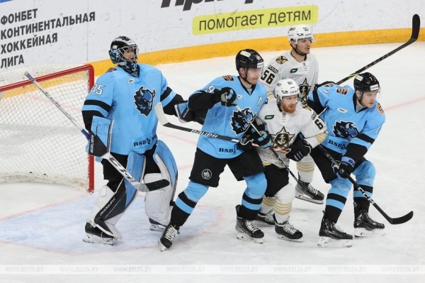 Хоккеисты минского "Динамо" проиграли четвертый матч подряд в КХЛ Хоккеисты минского "Динамо" проиграли четвертый матч подряд в КХЛ