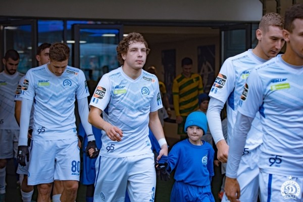 Футбол.  Минское "Динамо", упустившее медали, получило приз "За волю к победе" вместе с "Шахтером" и "Энергетиком"-БГУ
 