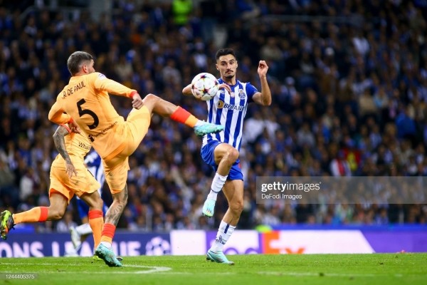 Футбол. Лига чемпионов. "Атлетико" проиграл "Порту" и покинул еврокубки, ничья "Байера" с "Брюгге" вывела его в Лигу Европы
Футбол. Лига чемпионов. "Атлетико" проиграл "Порту" и покинул еврокубки, ничья "Байера" с "Брюгге" вывела его в Лигу Европы