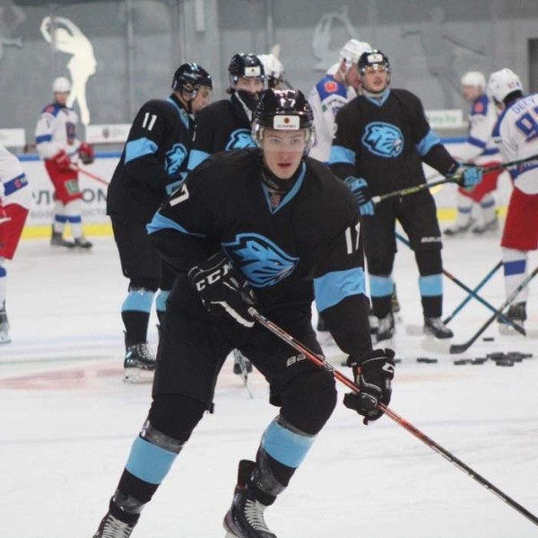 Хоккей.  МХЛ. "Динамо-Шинник" проиграло одноклубникам из Санкт-Петербурга
 