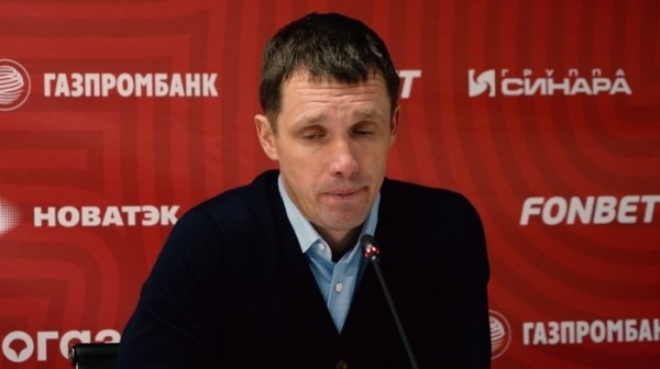 Футбол.  Виктор Гончаренко: я, наверное, привычный к такой холодной погоде, поэтому не страдаю никоим образом
 