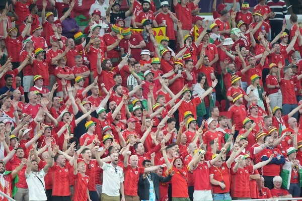 Футбол. ЧМ-2022. Сборная Уэльса ушла от поражения в матче с командой США благодаря пенальти, реализованному Бейлом
Футбол. ЧМ-2022. Сборная Уэльса ушла от поражения в матче с командой США благодаря пенальти, реализованному Бейлом