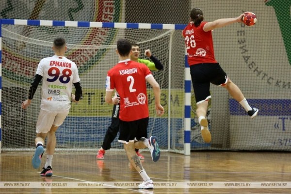ФОТОФАКТ: В чемпионате Беларуси по гандболу клуб "Машека" обыграл БГУФК-СКА