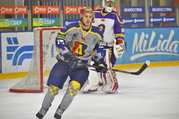 Хоккей.  Вадим Апанасевич стал автором седьмого хет-трика в сезоне Betera-Экстралиги
 