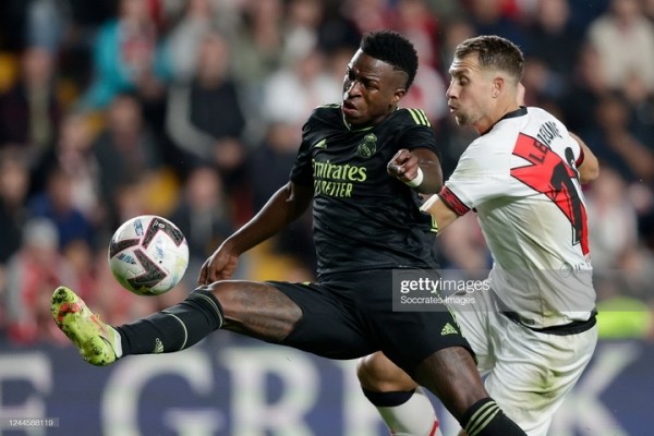 Футбол.  Чемпионат Испании. "Райо Вальекано" обыграл "Реал", забив в ворота мадридцев три гола
 