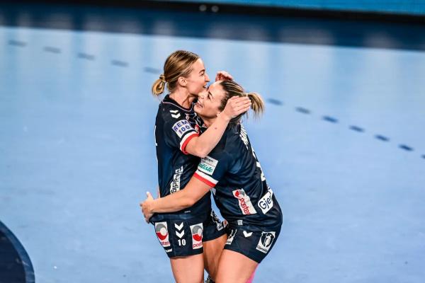 Гандбол.  Женская сборная Норвегии в сумасшедшем финале победила датчанок и защитила титул чемпионок Европы
 