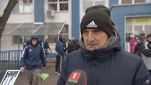 Футбол.  Павел Родненок: шутили, что, если станем чемпионами, в футболе будет делать нечего. Оставили 1-е место на следующий год
 