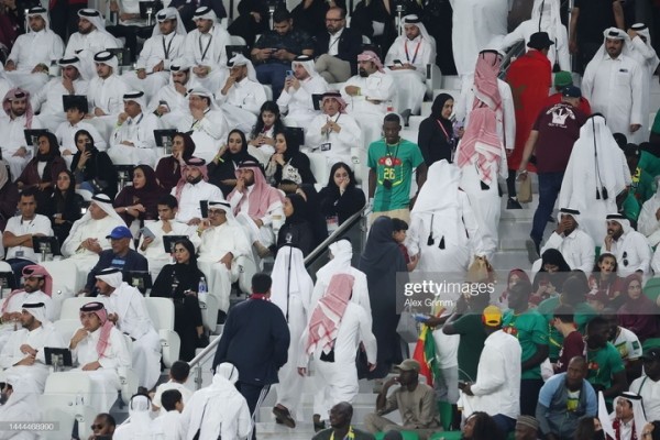 Футбол.  ЧМ-2022. Сборная Катара уступила команде Сенегала, потерпев на домашнем мундиале второе поражение подряд
