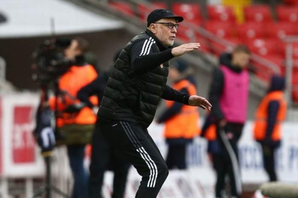 Футбол.  Василий Уткин — о Божовиче: человек сходит с ума
 