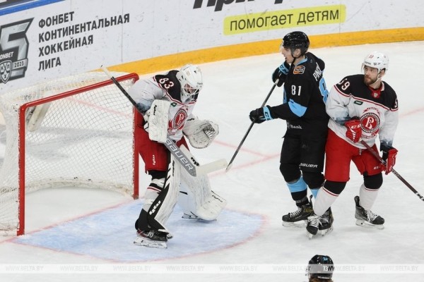 Хоккеисты минского "Динамо" продлили серию поражений в КХЛ до пяти матчей Хоккеисты минского "Динамо" продлили серию поражений в КХЛ до пяти матчей