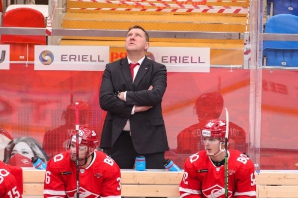 Хоккей. Борис Миронов: в матче с минским "Динамо" желание было огромное, но, опять же, какой раз сами себе проигрываем
Хоккей. Борис Миронов: в матче с минским "Динамо" желание было огромное, но, опять же, какой раз сами себе проигрываем