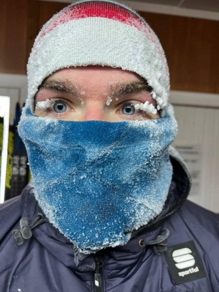 Биатлон. Дмитрий Лазовский поделился фотографией приема пищи на этапе Кубка России в Увате
Биатлон. Дмитрий Лазовский поделился фотографией приема пищи на этапе Кубка России в Увате