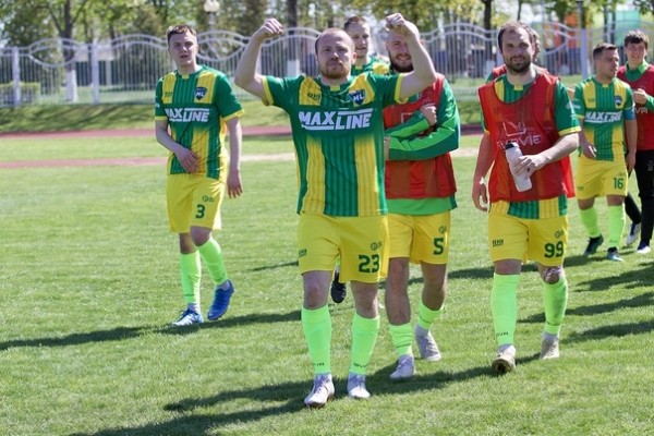 Футбол.  Владимир Базанов о "Макслайне": инфраструктура должна быть у клуба, а не так, что пришел человек с деньгами, туда-сюда
 